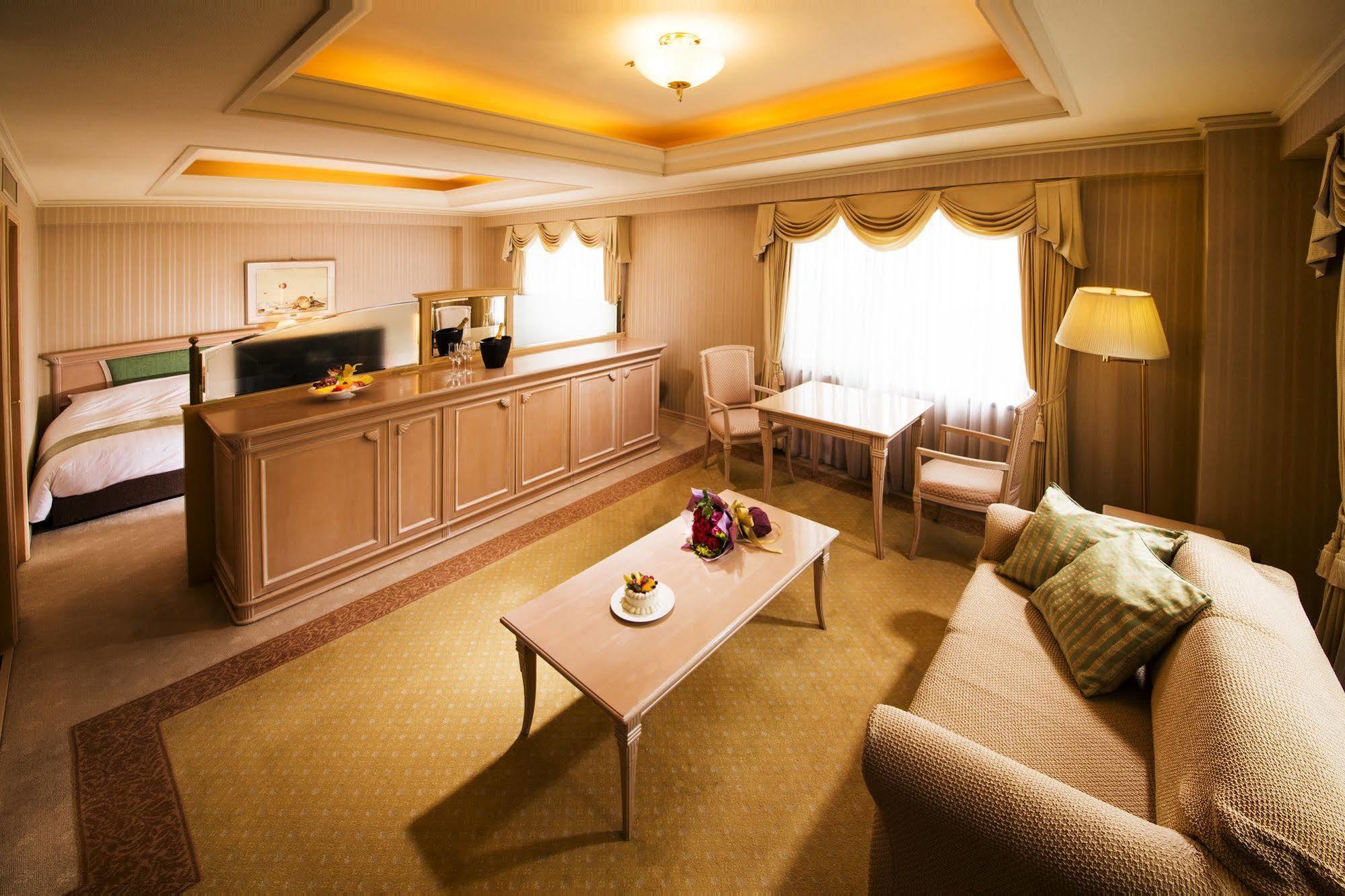 Rokkosan Hotel Кобе Экстерьер фото